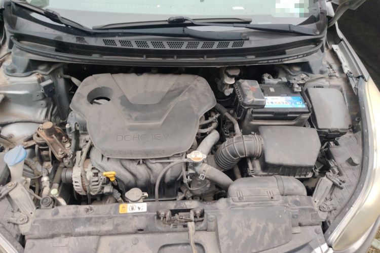 Used Hyundai Elantra (5th Generation / Langdong) 2012 1.6L Manual Leading Model Engine Bay