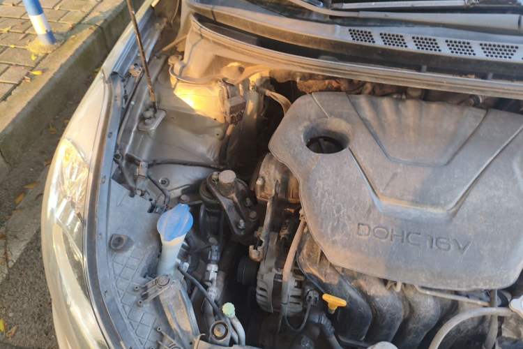 Used Hyundai Elantra (5th Generation / Langdong) 2012 1.6L Manual Leading Model Engine Bay Right