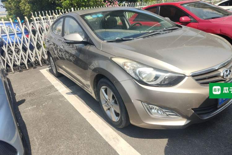 Used Hyundai Elantra (5th Generation / Langdong) 2012 1.6L Manual Leading Model Front Right 45 Deg
