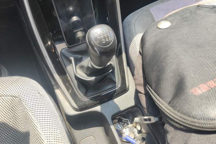 Used Hyundai Elantra (5th Generation / Langdong) 2012 1.6L Manual Leading Model Gear Lever