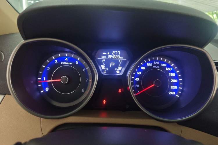 Used Hyundai Elantra (5th Generation / Langdong) 2012 1.6L Automatic Fashion Edition Instrument Cluster