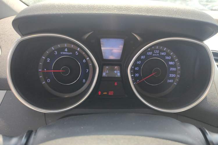 Used Hyundai Elantra (5th Generation / Langdong) 2012 1.6L Manual Leading Model Instrument Cluster
