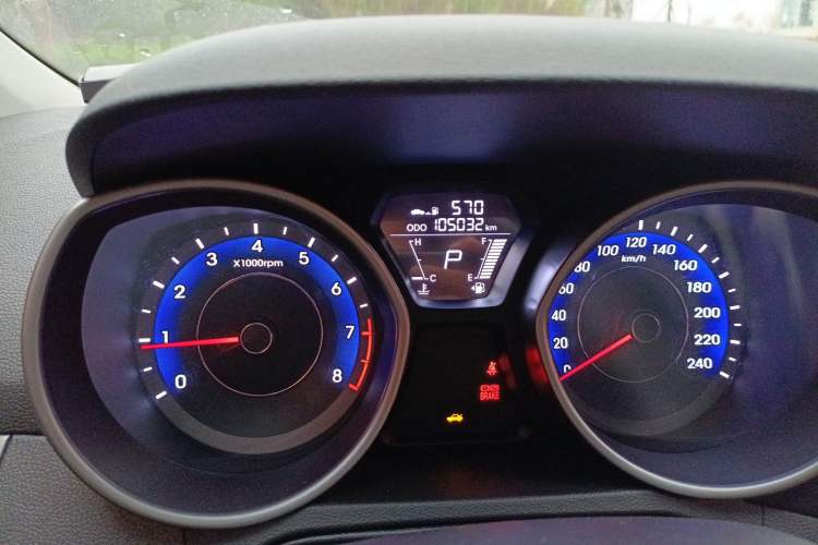Used Hyundai Elantra (5th Generation / Langdong) 2012 1.6L Automatic Fashion Edition Odometer Close Up