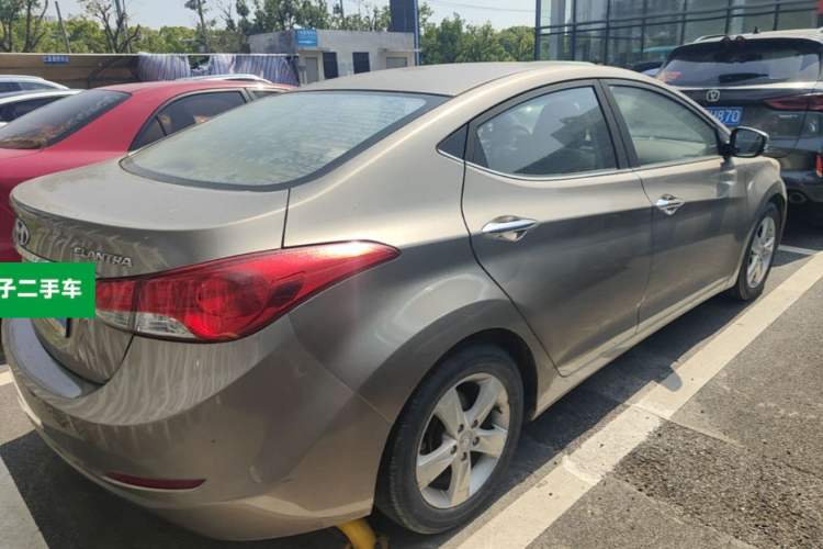 Used Hyundai Elantra (5th Generation / Langdong) 2012 1.6L Manual Leading Model Rear Right 45 Deg