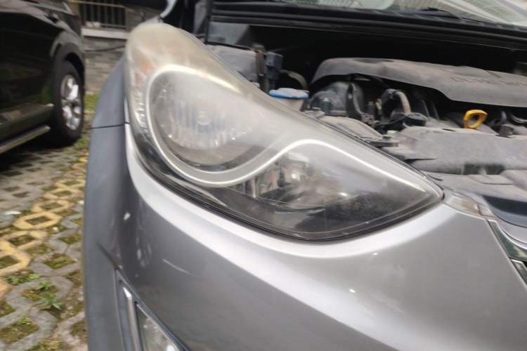 Used Hyundai Elantra (5th Generation / Langdong) 2012 1.6L Manual Leading Model Right Front Headlight
