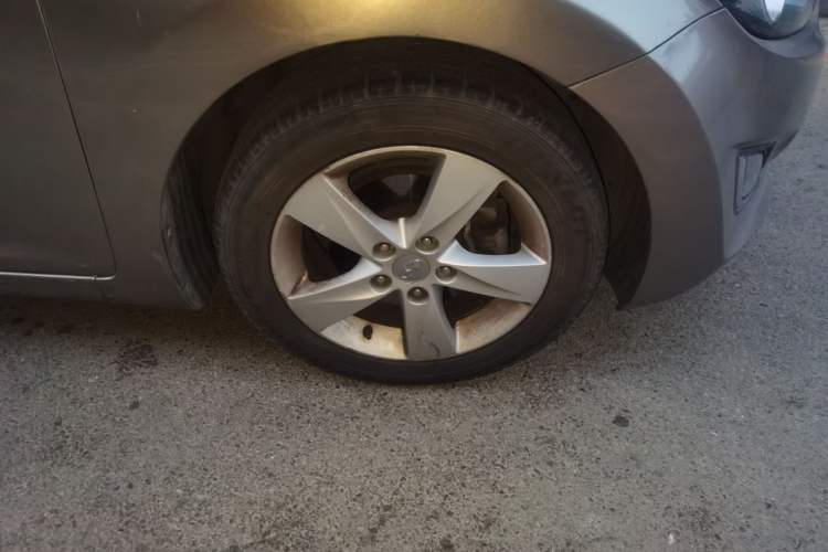 Used Hyundai Elantra (5th Generation / Langdong) 2012 1.6L Automatic Leading Model Right Front Wheel Hub