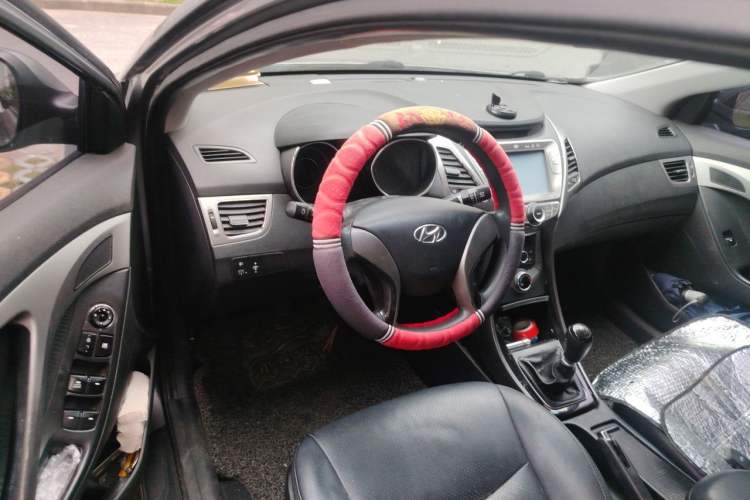 Used Hyundai Elantra (5th Generation / Langdong) 2012 1.6L Manual Leading Model Steering Wheel