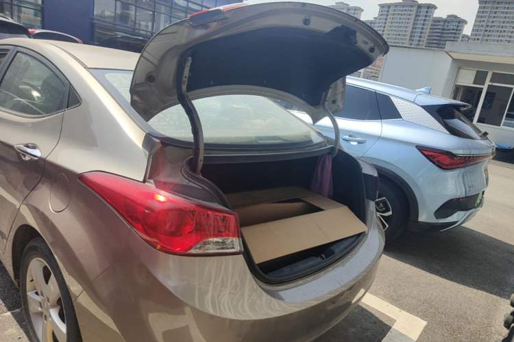 Used Hyundai Elantra (5th Generation / Langdong) 2012 1.6L Manual Leading Model Trunk