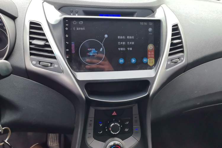 Used Hyundai Elantra (5th Generation / Langdong) 2012 1.6L Automatic Fashion Edition Audio And AC Panel