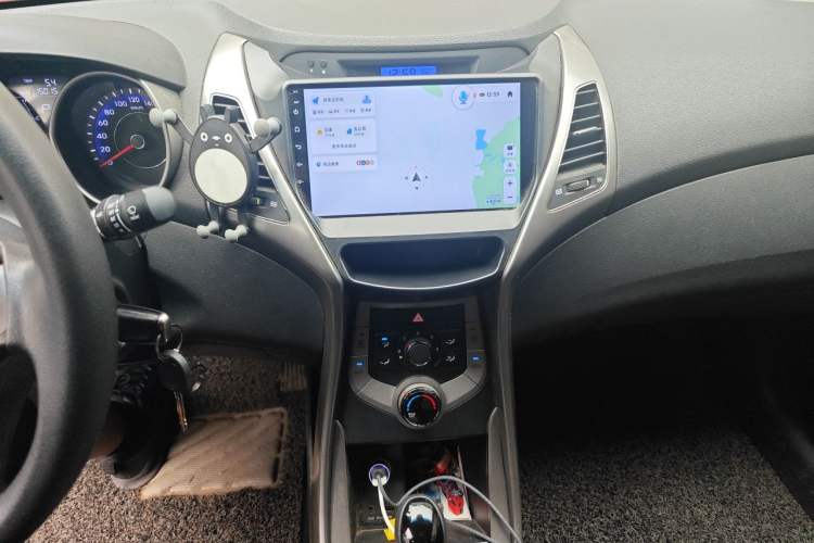 Used Hyundai Elantra (5th Generation / Langdong) 2012 1.6L Automatic Fashion Edition Audio And AC Panel