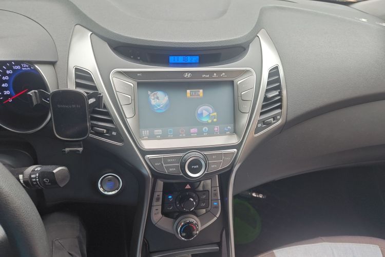 Used Hyundai Elantra (5th Generation / Langdong) 2012 1.6L Automatic Leading Model Audio And AC Panel