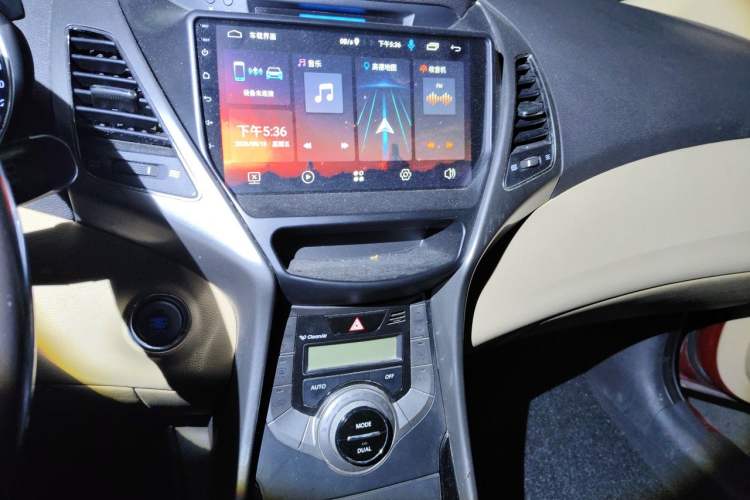 Used Hyundai Elantra (5th Generation / Langdong) 2012 1.6L Automatic Prestige Model Audio And AC Panel