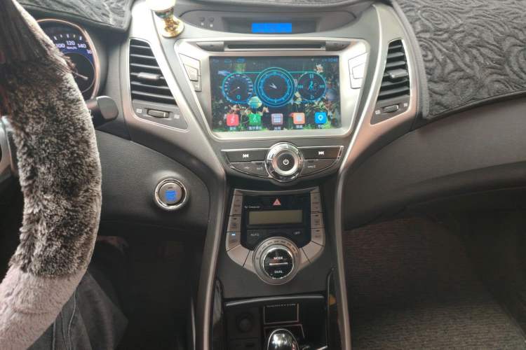 Used Hyundai Elantra (5th Generation / Langdong) 2012 1.6L Automatic Prestige Model Audio And AC Panel