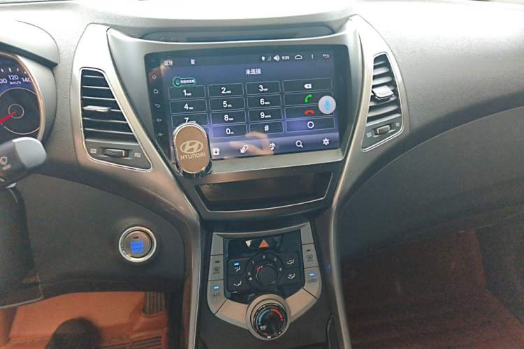 Used Hyundai Elantra (5th Generation / Langdong) 2012 1.6L Manual Leading Model Audio And AC Panel