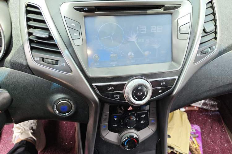 Used Hyundai Elantra (5th Generation / Langdong) 2012 1.6L Automatic Leading Model Audio And AC Panel