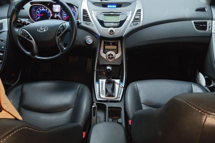 Used Hyundai Elantra (5th Generation / Langdong) 2012 1.6L Automatic Prestige Model Center Console