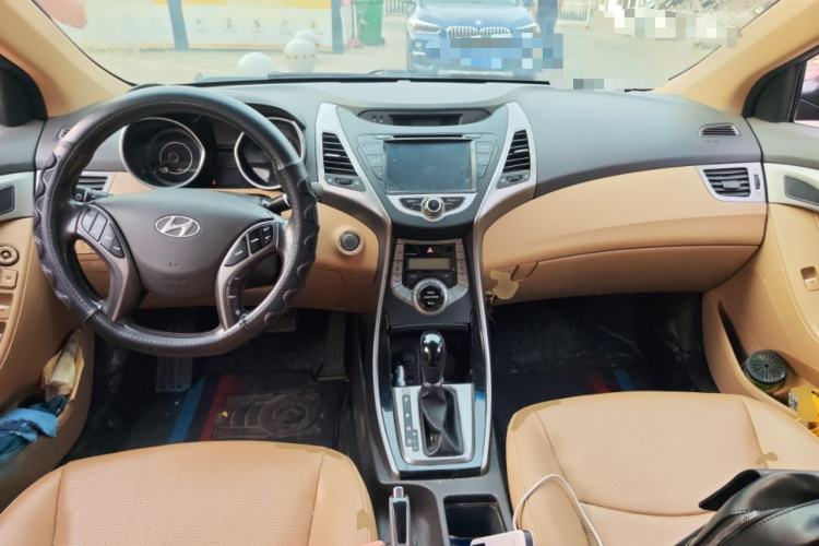 Used Hyundai Elantra (5th Generation / Langdong) 2012 1.6L Automatic Prestige Model Center Console