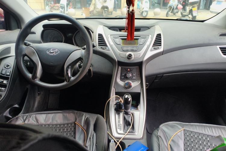 Used Hyundai Elantra (5th Generation / Langdong) 2012 1.6L Automatic Fashion Edition Center Console