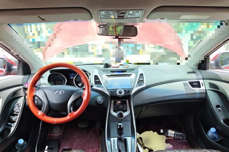 Used Hyundai Elantra (5th Generation / Langdong) 2012 1.6L Automatic Leading Model Center Console
