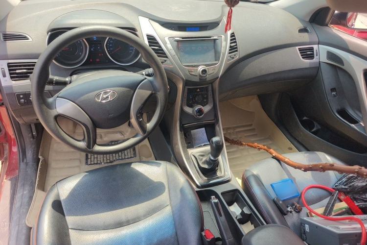 Used Hyundai Elantra (5th Generation / Langdong) 2012 1.6L Manual Leading Model Center Console