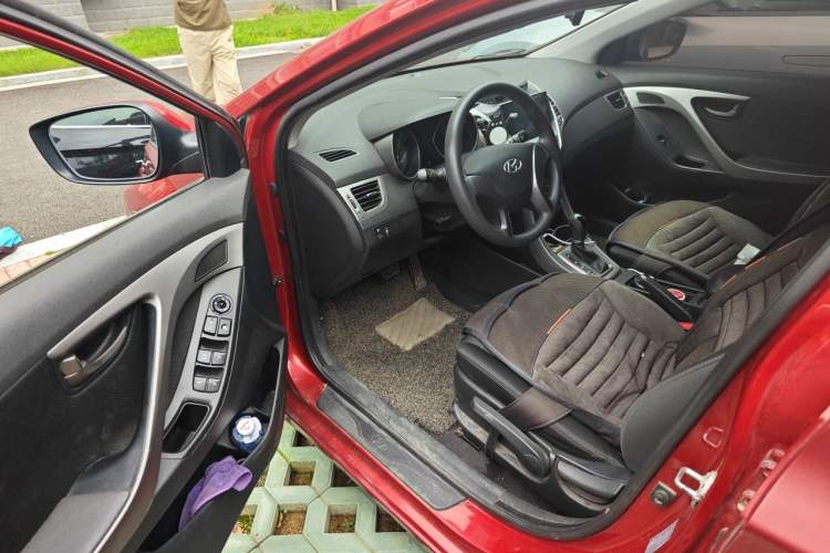Used Hyundai Elantra (5th Generation / Langdong) 2012 1.6L Automatic Fashion Edition Driver Seat
