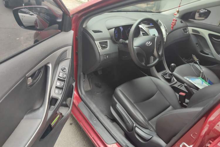 Used Hyundai Elantra (5th Generation / Langdong) 2012 1.6L Manual Fashion Edition Driver Seat