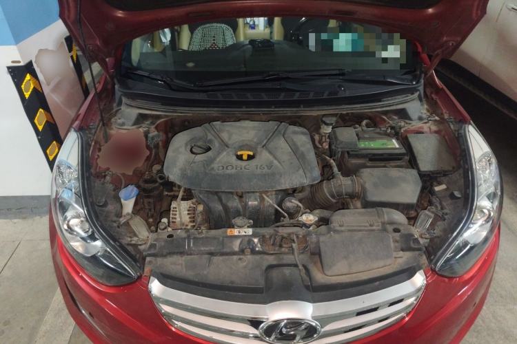Used Hyundai Elantra (5th Generation / Langdong) 2012 1.8L Manual Luxury Version Engine Bay