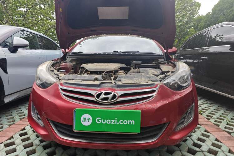 Used Hyundai Elantra (5th Generation / Langdong) 2012 1.6L Automatic Fashion Edition Engine Bay