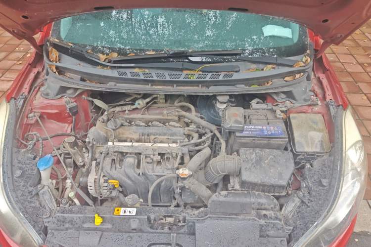 Used Hyundai Elantra (5th Generation / Langdong) 2012 1.6L Automatic Leading Model Engine Bay
