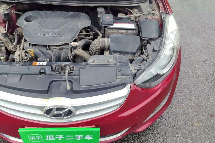 Used Hyundai Elantra (5th Generation / Langdong) 2012 1.6L Automatic Fashion Edition Engine Bay Left
