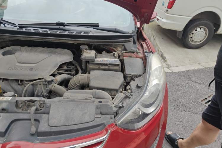 Used Hyundai Elantra (5th Generation / Langdong) 2012 1.6L Automatic Prestige Model Engine Bay Left