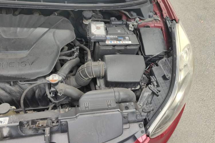 Used Hyundai Elantra (5th Generation / Langdong) 2012 1.6L Manual Fashion Edition Engine Bay Left