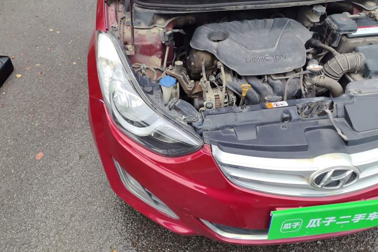 Used Hyundai Elantra (5th Generation / Langdong) 2012 1.6L Automatic Fashion Edition Engine Bay Right
