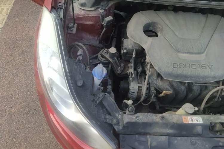 Used Hyundai Elantra (5th Generation / Langdong) 2012 1.6L Automatic Leading Model Engine Bay Right