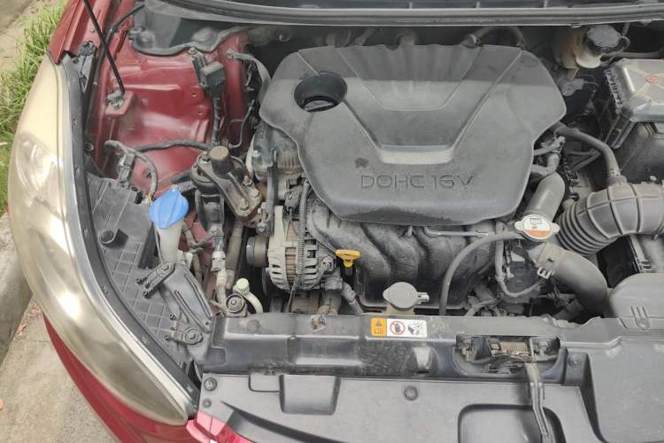 Used Hyundai Elantra (5th Generation / Langdong) 2012 1.6L Manual Fashion Edition Engine Bay Right