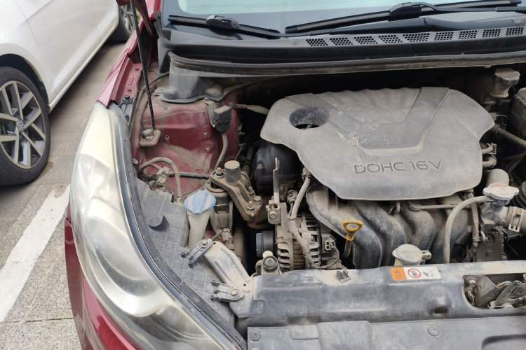 Used Hyundai Elantra (5th Generation / Langdong) 2012 1.6L Automatic Fashion Edition Engine Bay Right