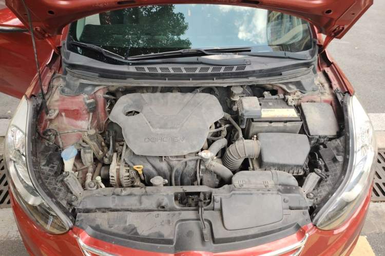 Used Hyundai Elantra (5th Generation / Langdong) 2012 1.6L Automatic Prestige Model Engine Bay