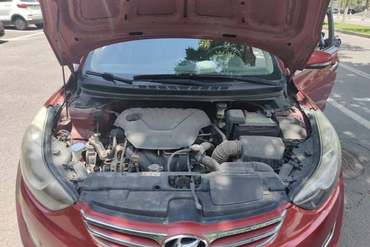Used Hyundai Elantra (5th Generation / Langdong) 2012 1.6L Manual Leading Model Engine Bay