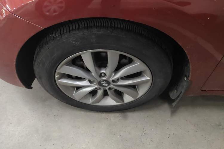 Used Hyundai Elantra (5th Generation / Langdong) 2012 1.6L Manual Leading Model Exterior 4