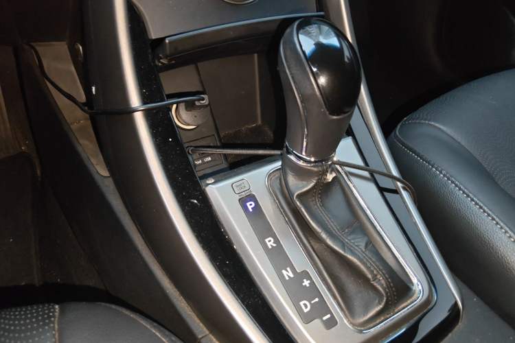 Used Hyundai Elantra (5th Generation / Langdong) 2012 1.6L Automatic Prestige Model Gear Lever