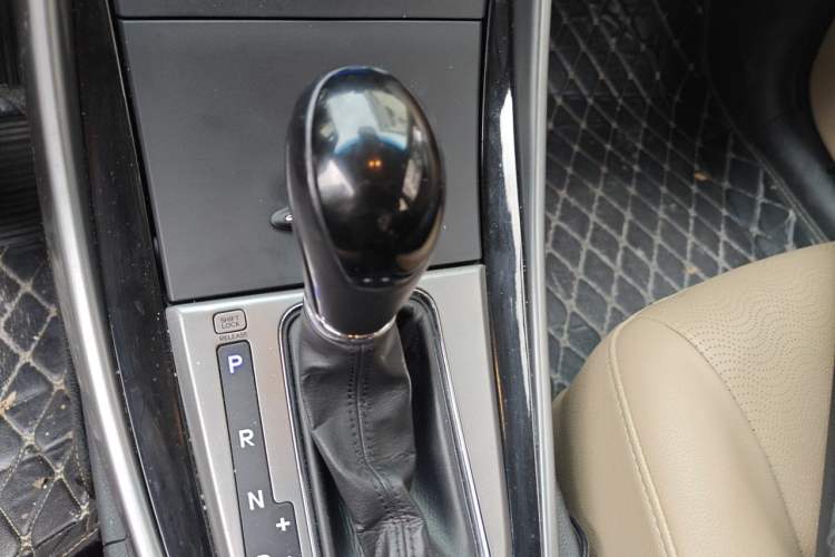 Used Hyundai Elantra (5th Generation / Langdong) 2012 1.6L Automatic Prestige Model Gear Lever