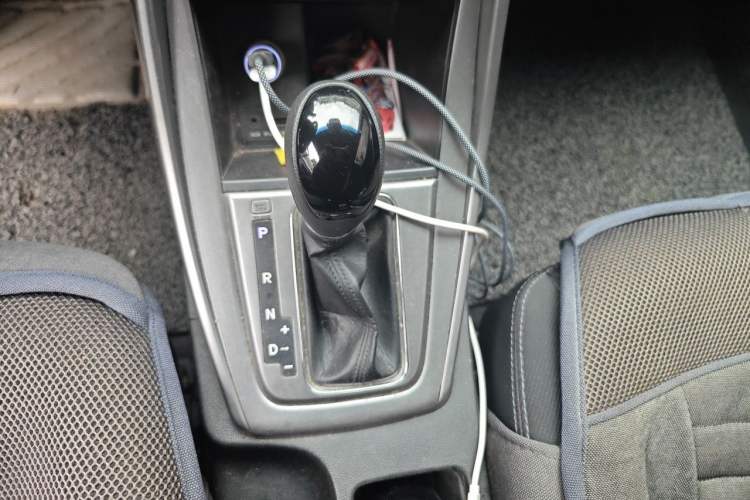 Used Hyundai Elantra (5th Generation / Langdong) 2012 1.6L Automatic Fashion Edition Gear Lever