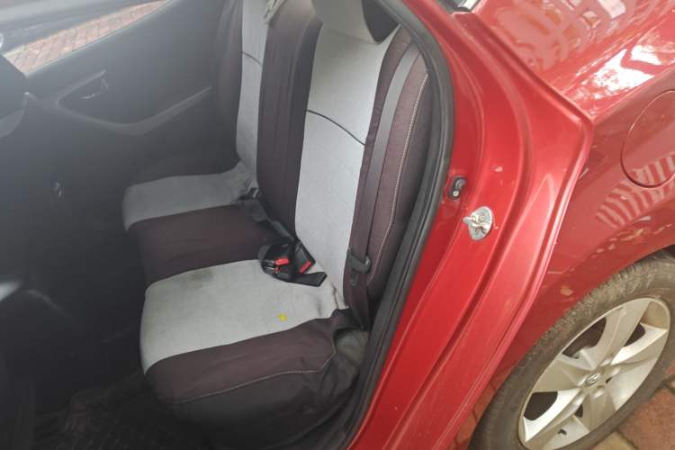 Used Hyundai Elantra (5th Generation / Langdong) 2012 1.6L Automatic Leading Model Left Rear Seat