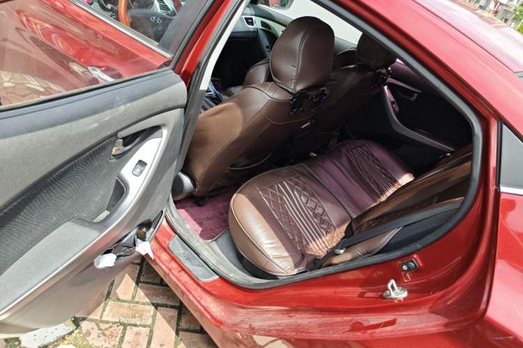 Used Hyundai Elantra (5th Generation / Langdong) 2012 1.6L Automatic Leading Model Left Rear Seat