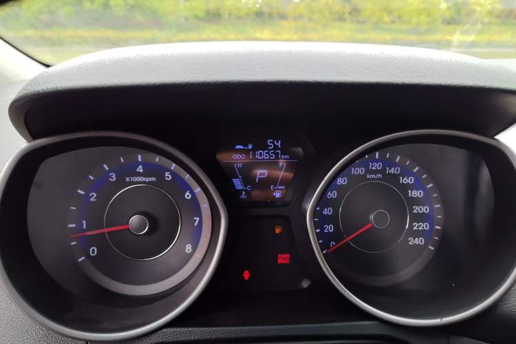 Used Hyundai Elantra (5th Generation / Langdong) 2012 1.6L Automatic Fashion Edition Odometer Close Up