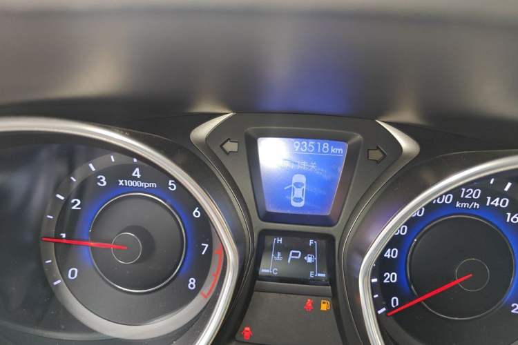 Used Hyundai Elantra (5th Generation / Langdong) 2012 1.6L Automatic Prestige Model Odometer Close Up