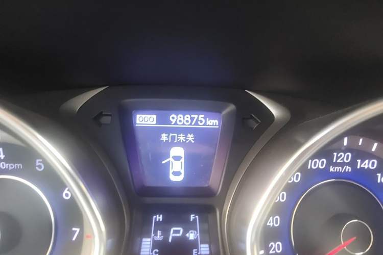 Used Hyundai Elantra (5th Generation / Langdong) 2012 1.6L Automatic Leading Model Odometer Close Up