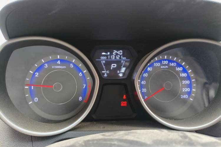 Used Hyundai Elantra (5th Generation / Langdong) 2012 1.6L Automatic Fashion Edition Odometer Close Up