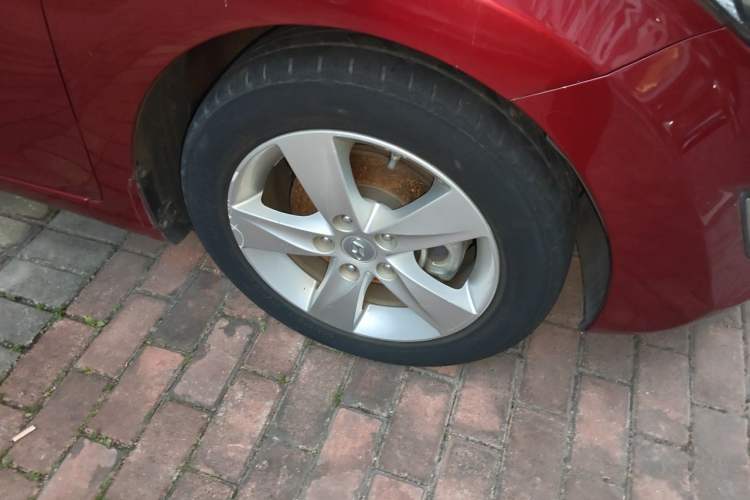 Used Hyundai Elantra (5th Generation / Langdong) 2012 1.6L Automatic Prestige Model Right Front Wheel Hub
