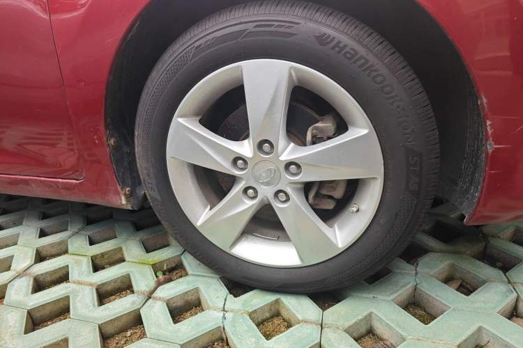 Used Hyundai Elantra (5th Generation / Langdong) 2012 1.6L Automatic Fashion Edition Right Front Wheel Hub